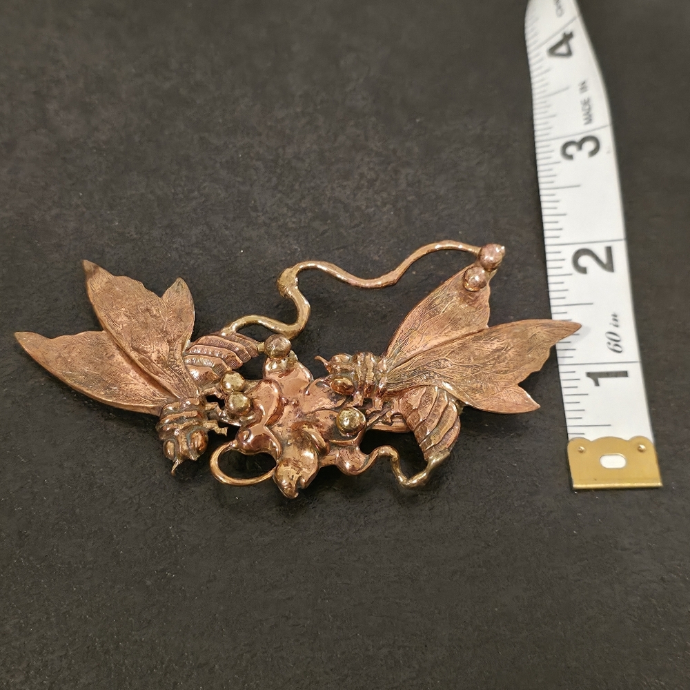 Vintage Mid-Century Bee & Floral Brooch Pin – Large 4” Nature Motif with Texture - Picture 8 of 8